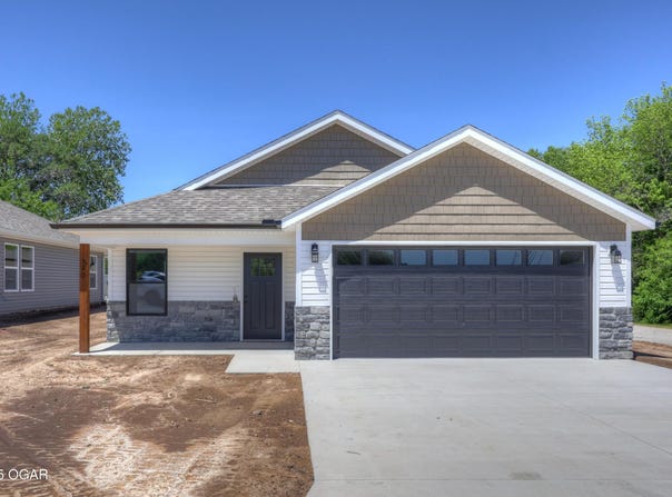 520 Harrison Street, Carterville, MO 64835