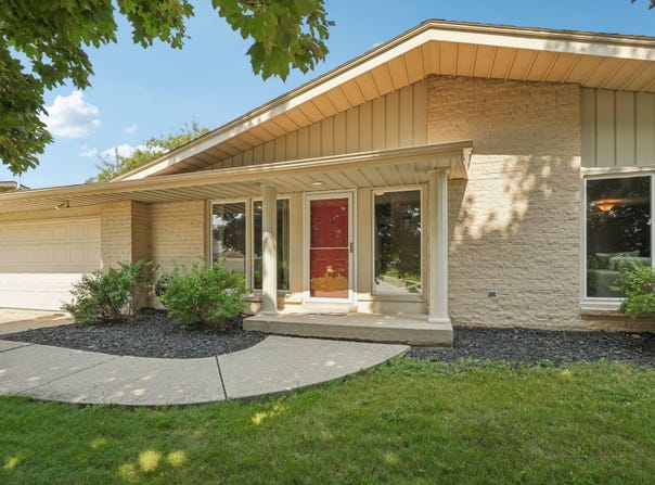 12460 W Crawford Dr, New Berlin, WI 53151