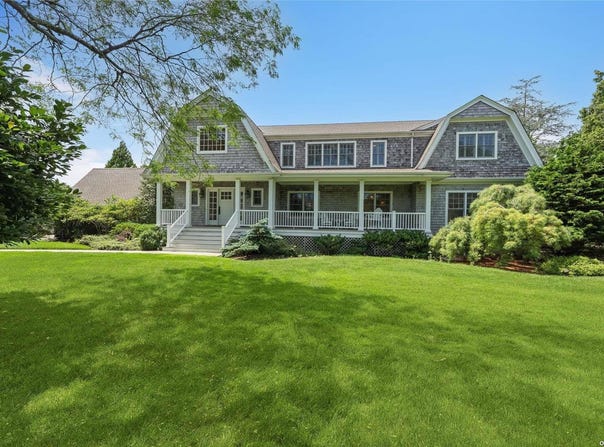 21 Rogers Lane, Remsenburg, NY 11960