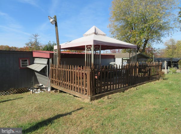 41-3 HOT DOG ROAD, FALLING WATERS, WV 25419