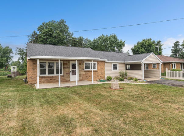 218 S Matteson Lake Road, Bronson, MI 49028
