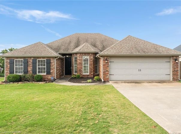 3309 Golf Course DR, Alma, AR 72921