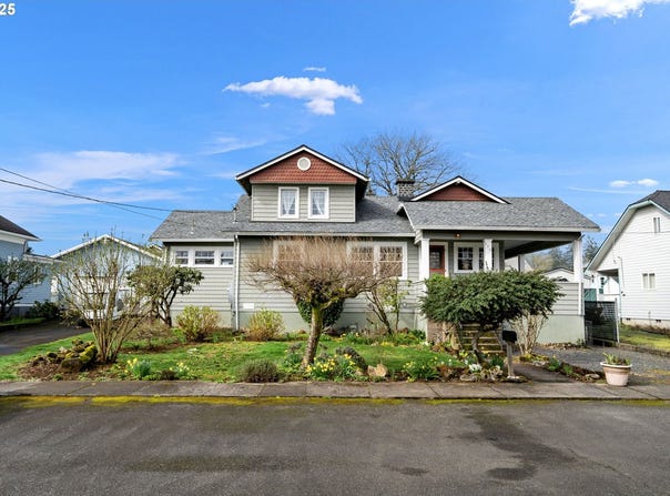155 S 8TH ST, St. Helens, OR 97051