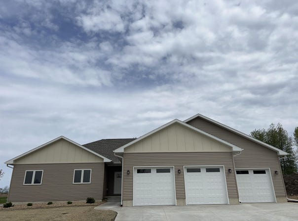 505 Tumbleweed Trail, Waverly, IA 50677