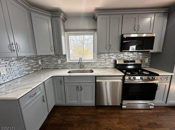 38 Telford St, East Orange City, NJ 07018-1822