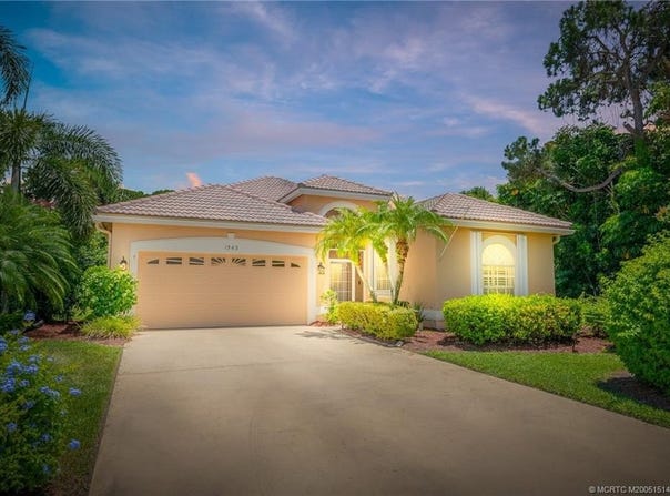 1543 SE Holyrood Lane, Port St Lucie, FL 34952