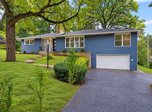 355 Hiawatha Drive, Lake In The Hills, IL 60156