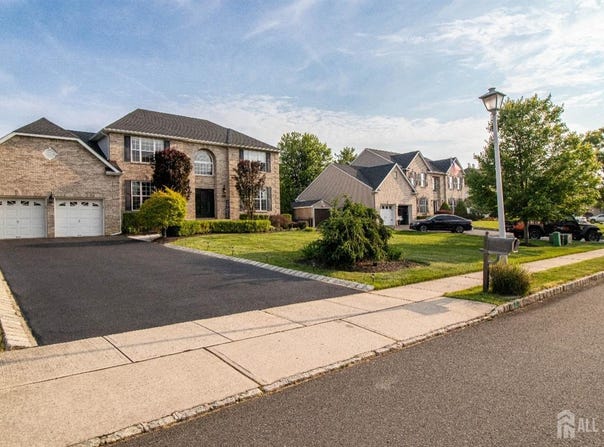 29 Mitchell Drive, Monroe, NJ 08831