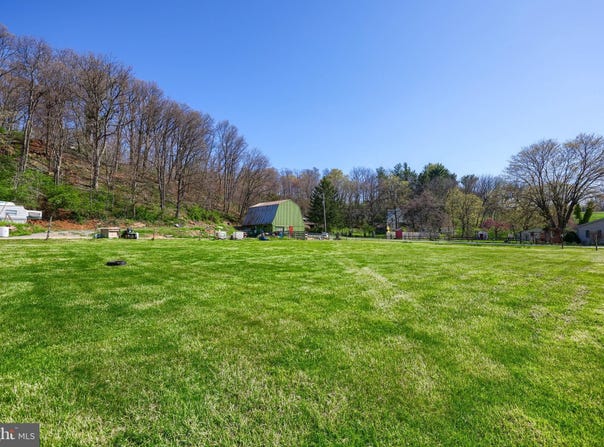 124 STONY HILL ROAD, QUARRYVILLE, PA 17566
