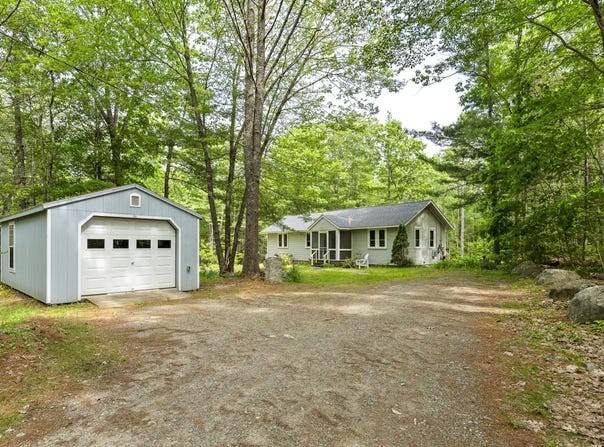 17 Eagle Lane, Damariscotta, ME 04543