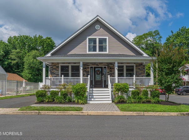 35 Mercer Avenue, Port Monmouth, NJ 07758