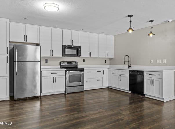 5525 E THOMAS Road, Phoenix, AZ 85018