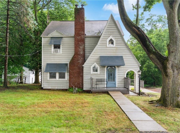 9656 Brown Avenue NW, North Canton, OH 44685