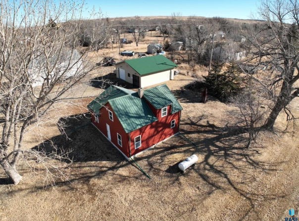 114 3rd St, Ree Heights, SD 57371