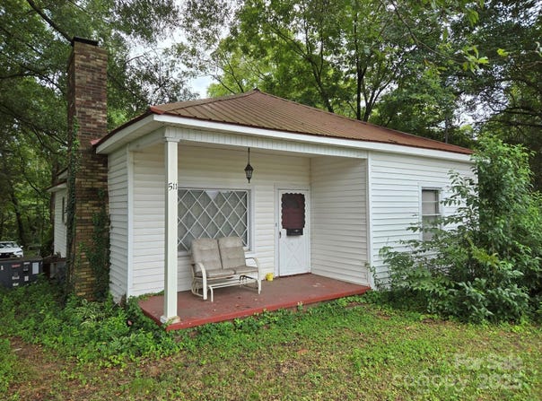 511 E Trade Street, Dallas, NC 28034