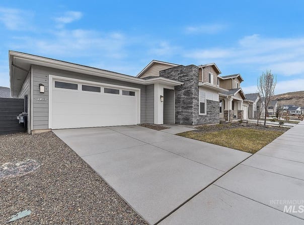 5828 W Oxton St, Eagle, ID 83616-1386