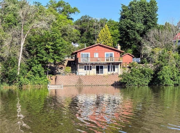 40402 Ryans Bay Road, Zumbro Falls, MN 55991