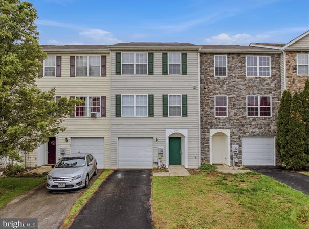 206 PONY Circle, MARTINSBURG, WV 25405