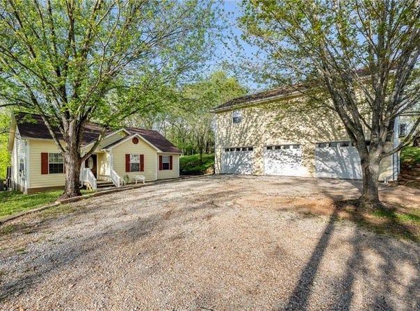 19360 Ford  RD, Garfield, AR 72732