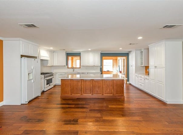 509 10th Street NE, Springhill, LA 71075