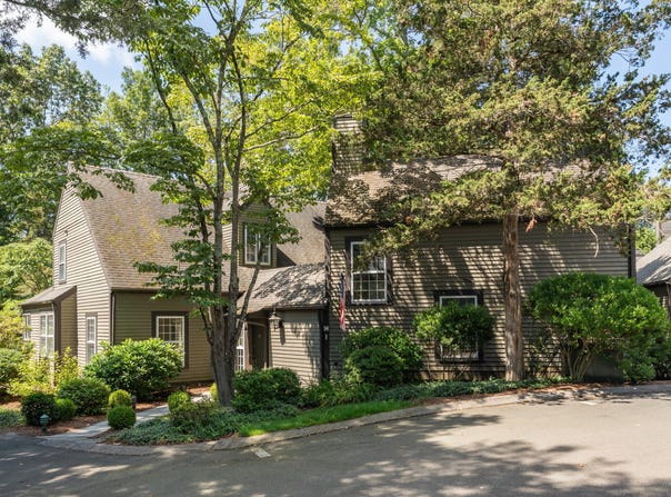 34 Long Hill Farm, Guilford, CT 06437