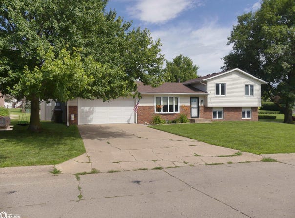504 Southdale Drive, Carroll, IA 51401