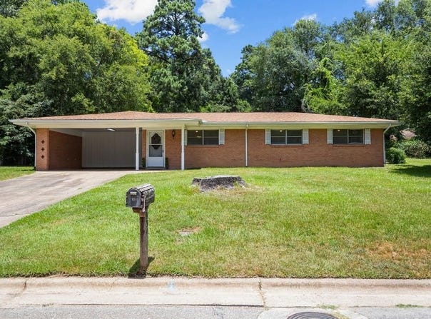 934 Mockingbird, Nacogdoches, TX 75964