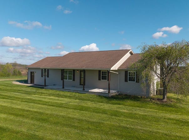 2232 State Route 83, Beverly, OH 45715