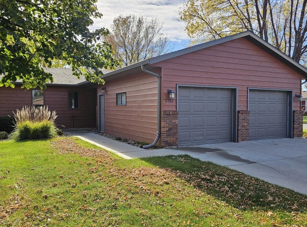 2702 Railroad Circle, Aberdeen, SD 57401