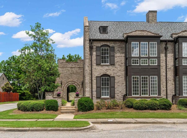 3748 VILLAGE CENTER WAY, HOOVER, AL 35226