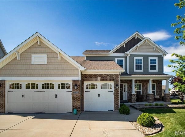 2385 Chemin Avenue, St Charles, MO 63301