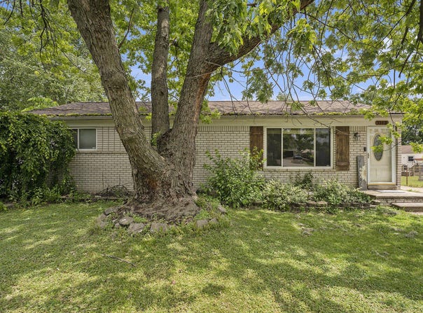 1143 S John Hix Street, Westland, MI 48186