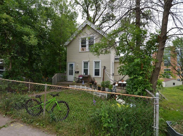 1026 E 3rd St, Duluth, MN 55805