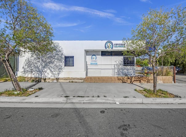 9040 Sunland Boulevard, Sun Valley, CA 91352