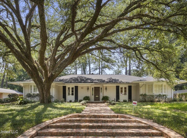 5325 Red Fox Road, Jackson, MS 39211