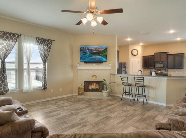 220 Anthony Lane, Red Oak, TX 75154