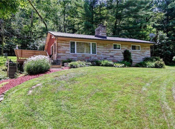 5882 Crooked Run Road SW, New Philadelphia, OH 44663