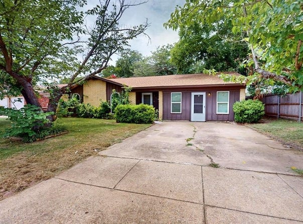 6704 Rustic Drive, Forest Hill, TX 76140