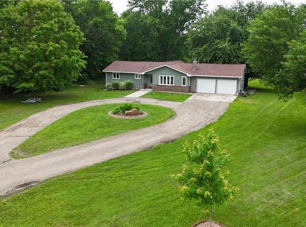 6480 Long Lake Road, Willmar, MN 56201