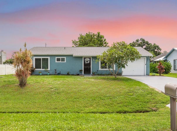 1261 SE Ladner Street, Port Saint Lucie, FL 34983