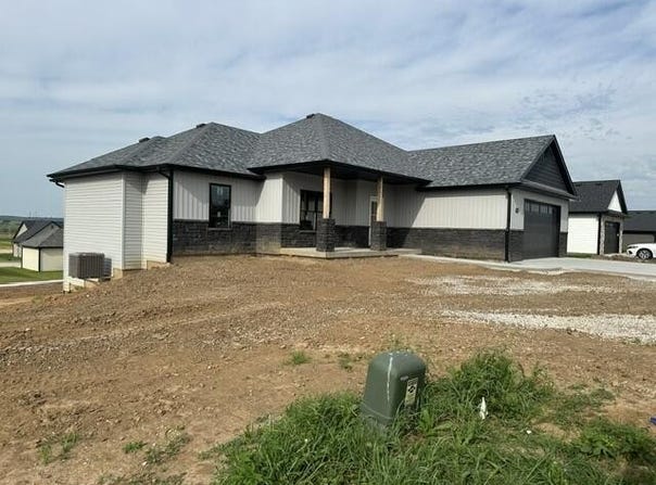 19385 Nicholas Dr, Boonville, MO 65233