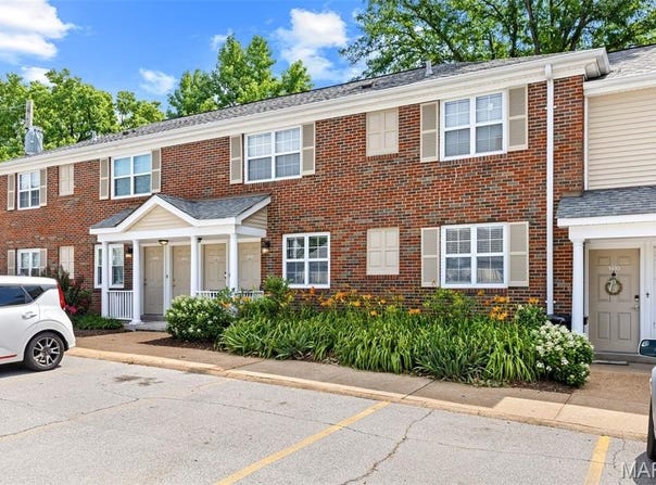1408 Thrush Place, St Louis, MO 63144