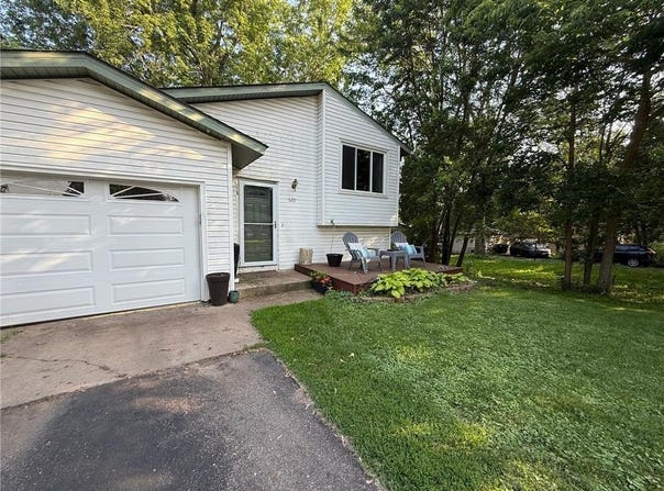 620 Glencoe Street NE, Fridley, MN 55432