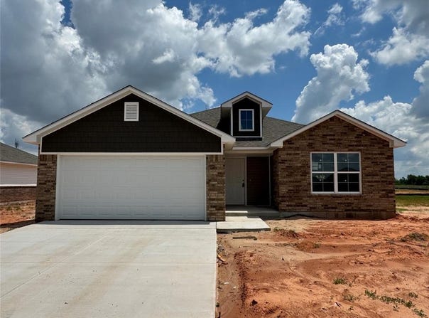 932 S Bear Lane, Mustang, OK 73064