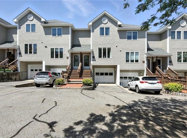 469 North Lane, Bristol, RI 02809