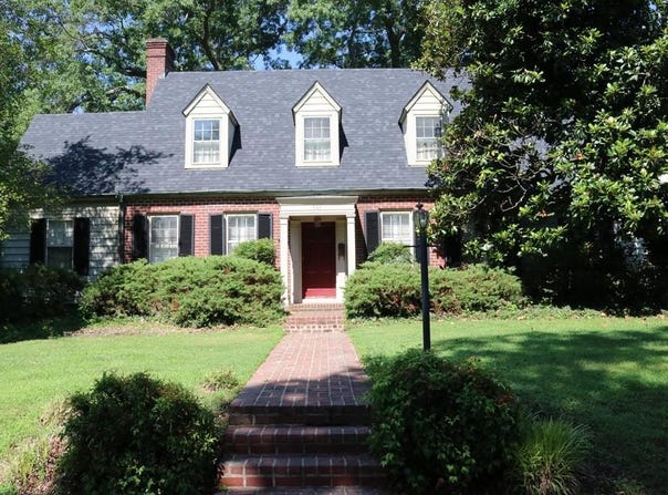 809 First Ave, Farmville, VA 23901