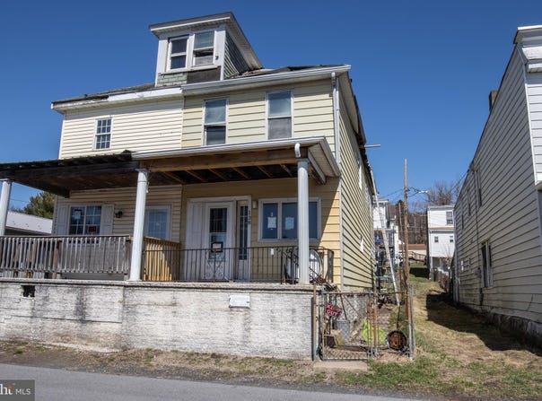 138 RAILROAD STREET, LOCUST GAP, PA 17840