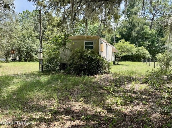 267 LAKEVIEW Court, Interlachen, FL 32148