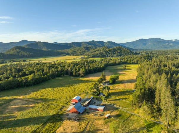 701 Messinger Road, Williams, OR 97544