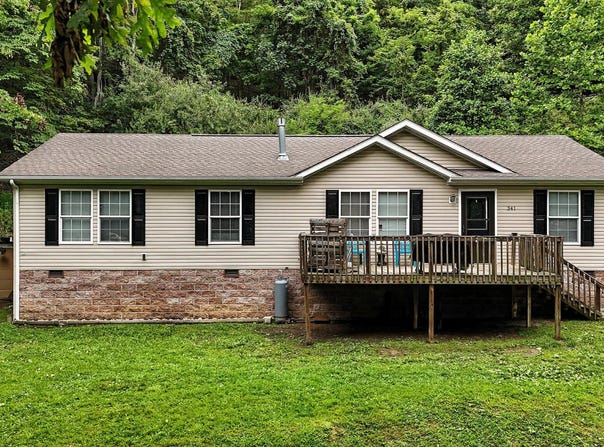 341 Skeetrock Road, Clintwood, VA 24228